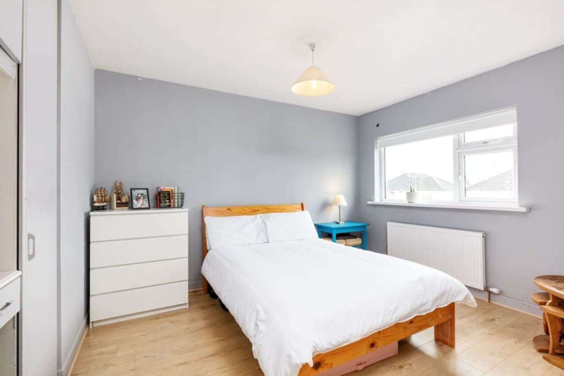 Elegant Double Room R1 | 3-Bedroom House in Glasnevin, Dublin