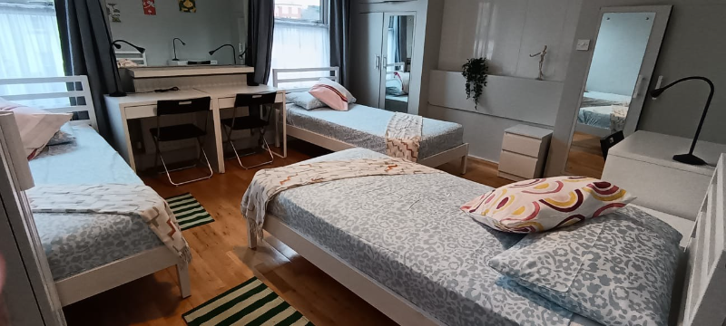 Spacious Triple Room Near Dublin City – Stay in Glasnevin