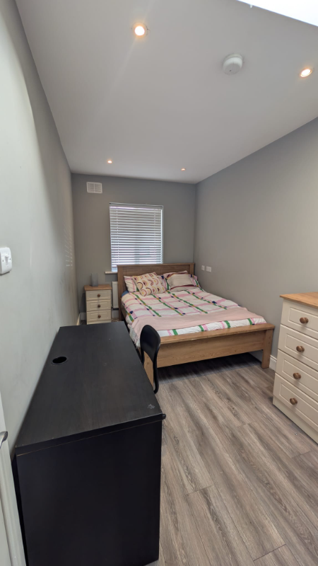 Sleek Double Room 3 | House in Glasnevin, Dublin