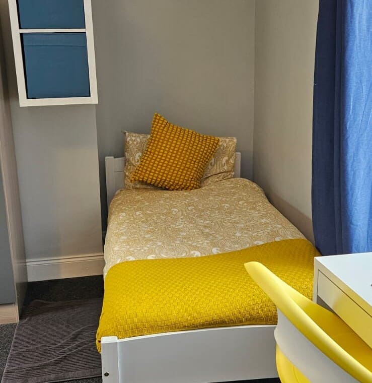 Twin Room 5A | The Metropolitan Duo
