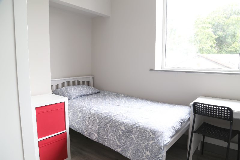 Beautiful twin Room 4B for Rent in a 4-Bedroom Dublin House