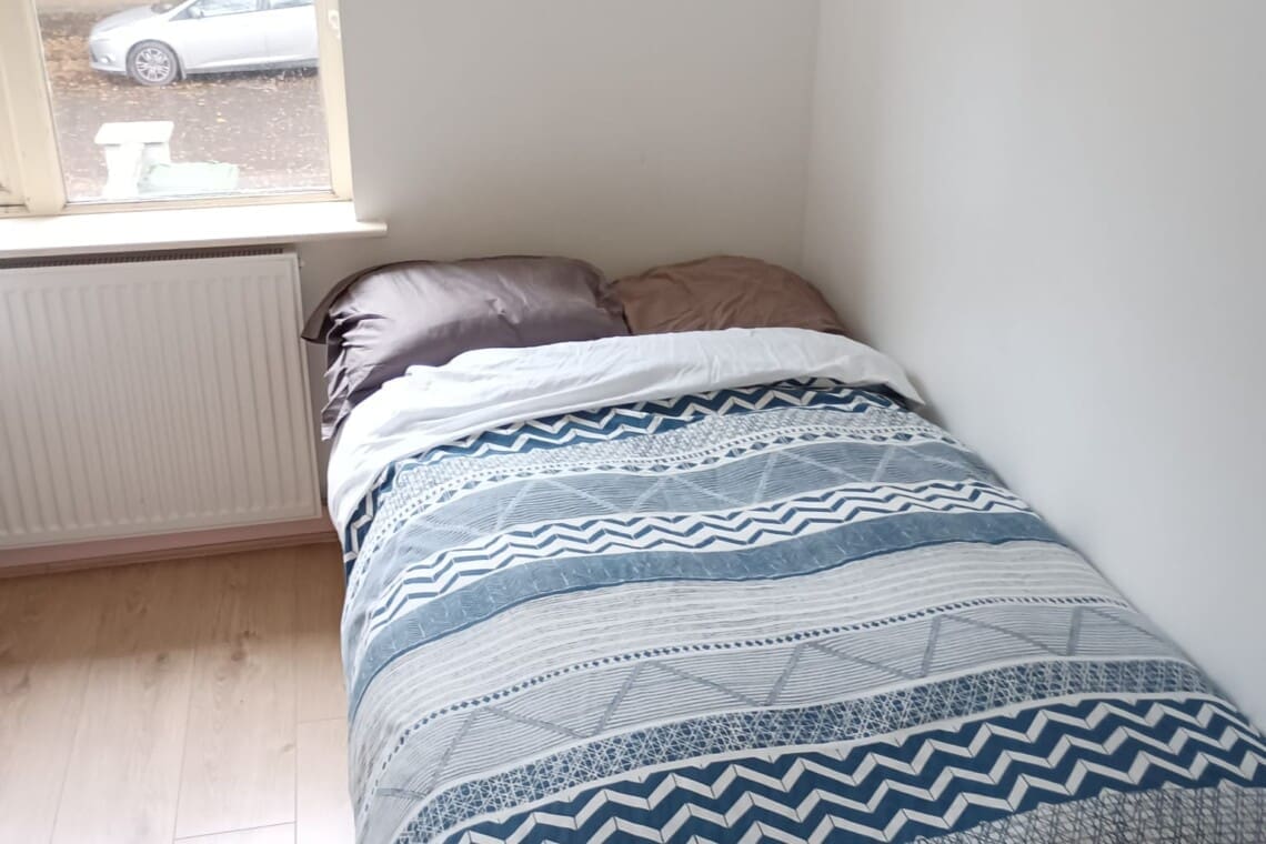 Practical Single Room R3 with Desk | Glasnevin, Dublin